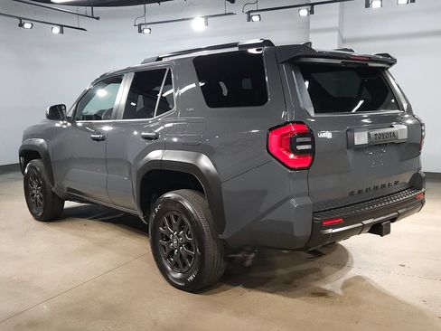 Used 2025 Toyota 4Runner SR5 AWD/4WD image 5
