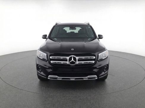 Used 2025 Mercedes-Benz GLB 250 4MATIC image 2