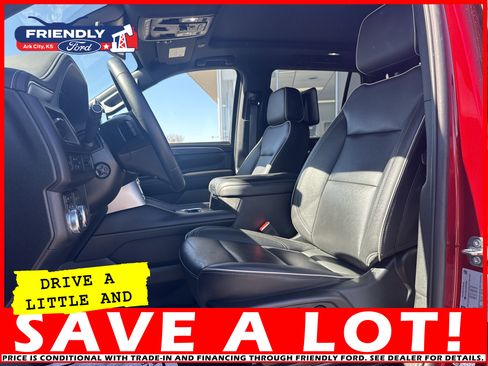 Used 2024 GMC Yukon SLT w/ SLT Premium Package image 12