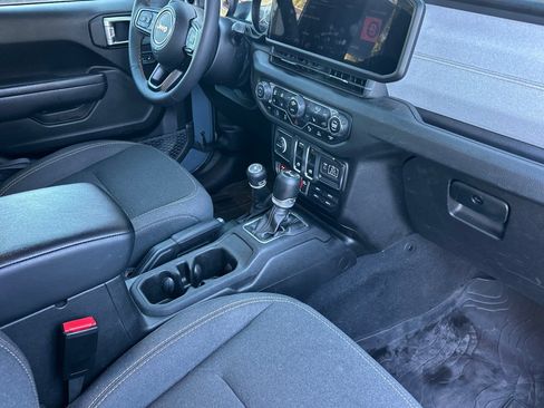 Used 2024 Jeep Wrangler Sport AWD/4WD image 14