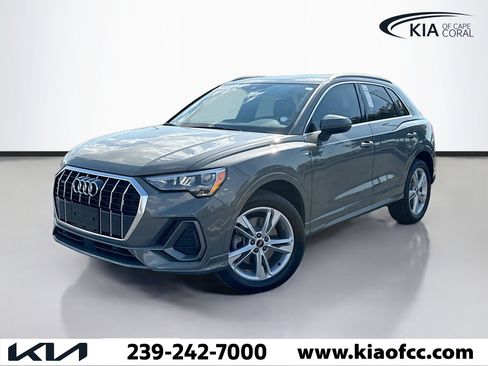 Used 2022 Audi Q3 2.0T Premium w/ Convenience Package image 2