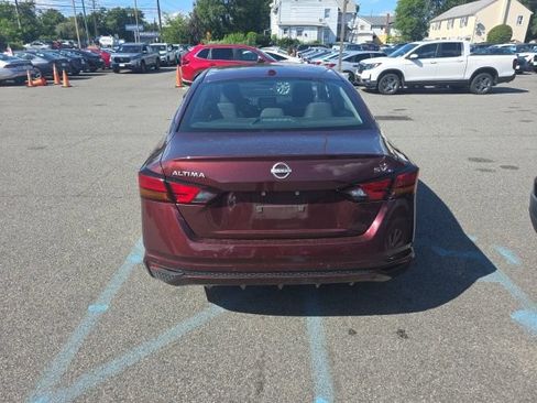 Used 2024 Nissan Altima 2.5 SV FWD image 4