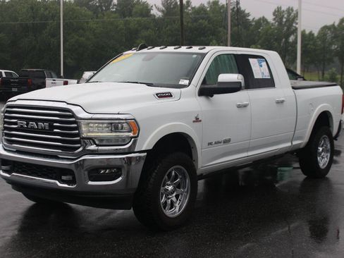 Used 2022 RAM 2500 Limited AWD/4WD image 3