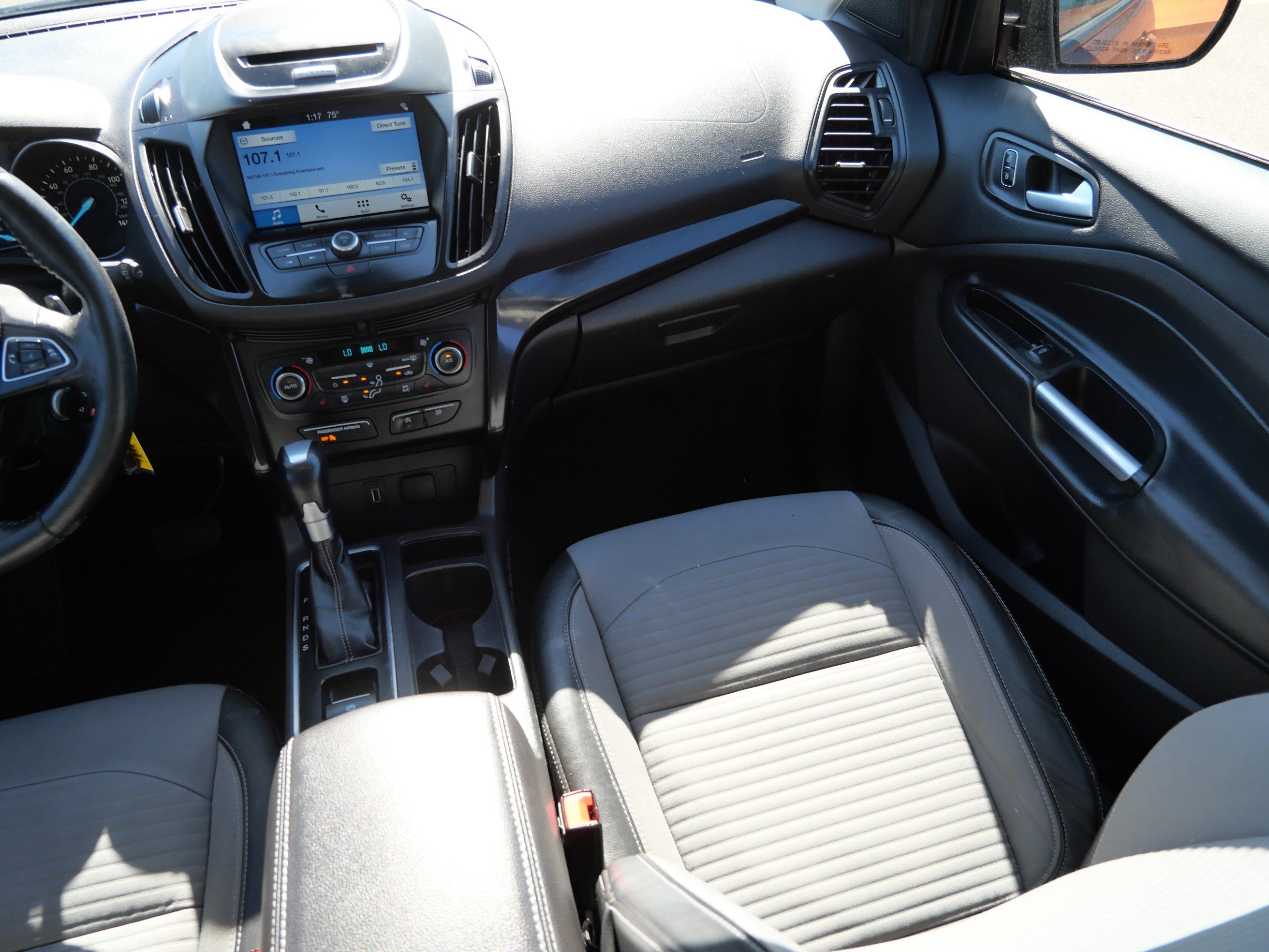 Used 2017 Ford Escape SE w/ Equipment Group 201A AWD/4WD image 11