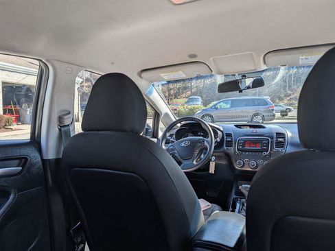 Used 2018 Kia Forte LX image 23