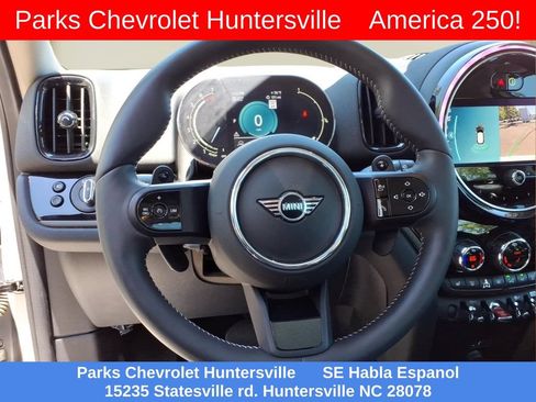 Used 2024 MINI Cooper Countryman S FWD image 3