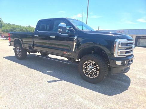 Used 2024 Ford F350 Limited w/ FX4 Off-Road Package AWD/4WD image 9