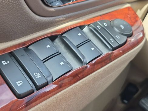 Used 2012 GMC Yukon SLT w/ SLT-2 Equipment Package AWD/4WD image 30