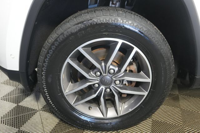 Used 2020 Jeep Grand Cherokee Limited AWD/4WD image 9