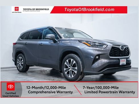 Certified 2022 Toyota Highlander XLE image 1