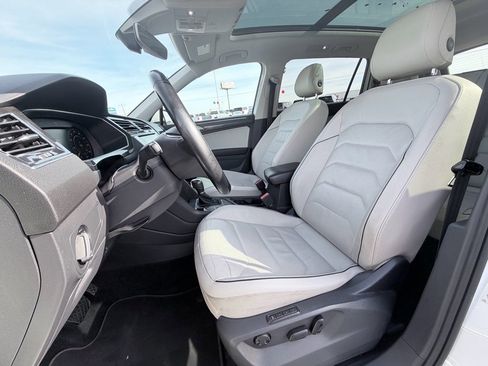 Used 2018 Volkswagen Tiguan SEL Premium image 21