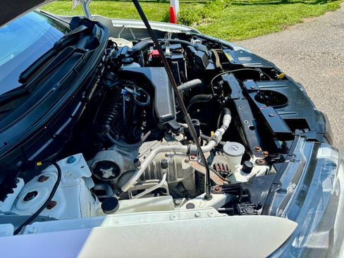 Used 2018 Nissan Rogue SV AWD/4WD image 30