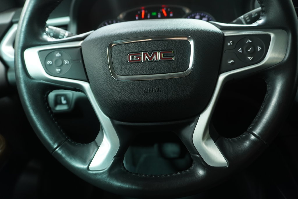 Used 2020 GMC Acadia SLE w/ Driver Convenience Package FWD image 20