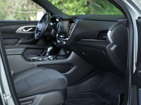 Used 2023 Chevrolet Traverse LT FWD image 33