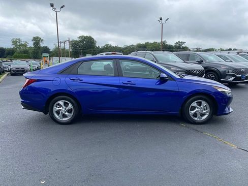 Certified 2023 Hyundai Elantra SE FWD image 2