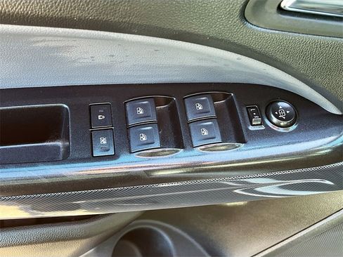 Used 2022 Chevrolet Colorado Z71 w/ LPO, Tonneau and Step Package image 17