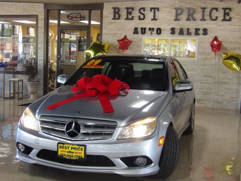 Used 2009 Mercedes-Benz C 300 Sedan image 3