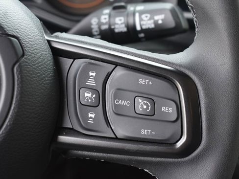 Used 2025 Jeep Wrangler Unlimited Sport AWD/4WD image 15