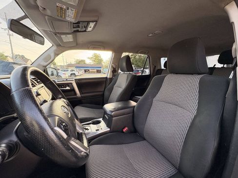 Used 2016 Toyota 4Runner SR5 AWD/4WD image 16