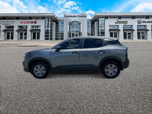 Used 2025 Nissan Kicks S FWD image 5