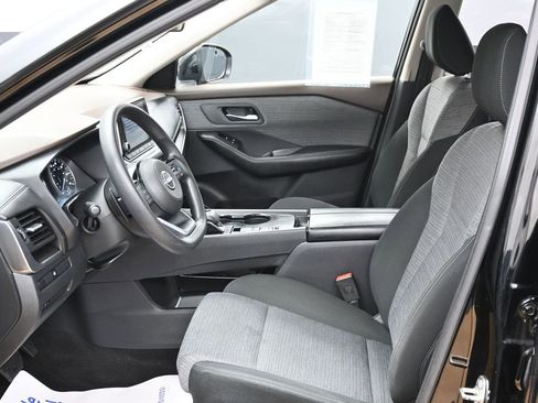 Used 2023 Nissan Rogue SV FWD image 16