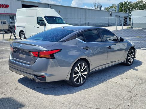 Certified 2021 Nissan Altima 2.5 SR w/ SR Premium Package FWD image 4