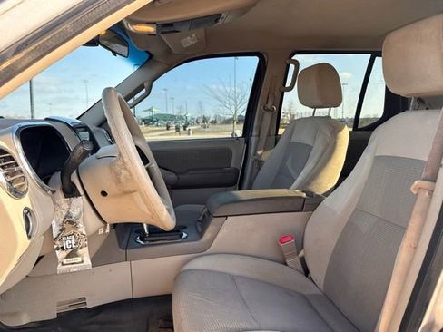 Used 2007 Ford Explorer Sport Trac XLT image 6