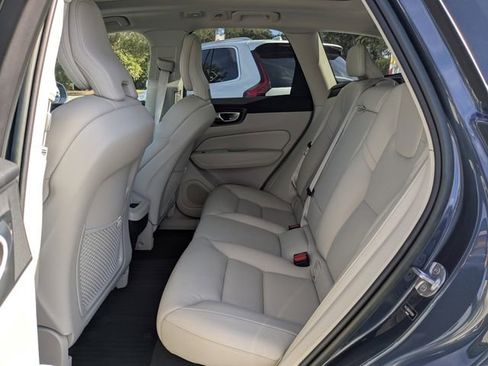 Certified 2023 Volvo XC60 B5 Core image 18