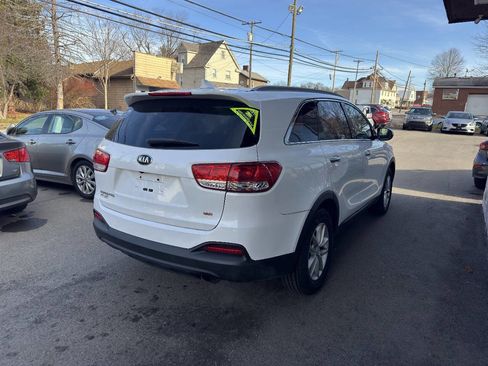 Used 2016 Kia Sorento FWD image 6