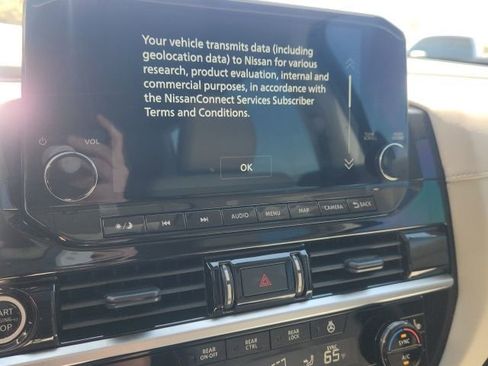 Used 2024 Nissan Pathfinder SL w/ Black Appearance Package AWD/4WD image 42