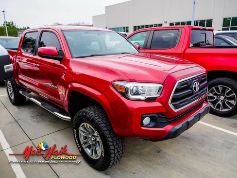 Used 2016 Toyota Tacoma SR5 image 2