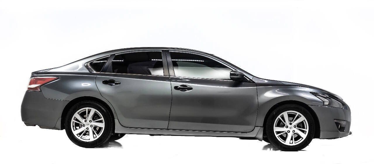 Used 2014 Nissan Altima 2.5 SV w/ Convenience Package FWD image 5