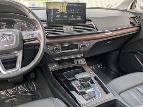 Used 2022 Audi Q5 2.0T Premium w/ Convenience Package image 9