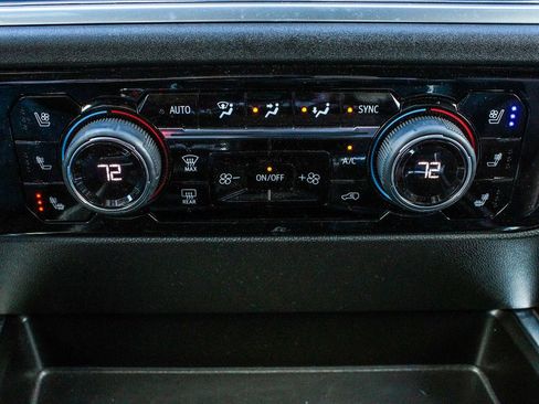 Used 2025 Chevrolet Silverado 1500 High Country image 24