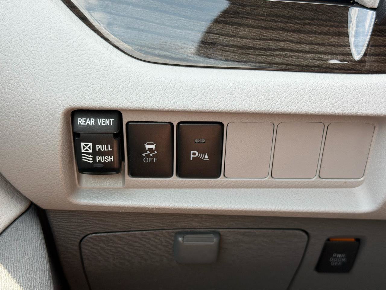 Used 2019 Toyota Sienna XLE w/ XLE Navigation Package AWD/4WD image 20