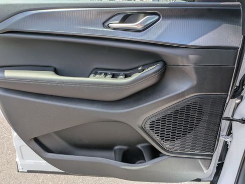 New 2025 Jeep Grand Cherokee Altitude image 23