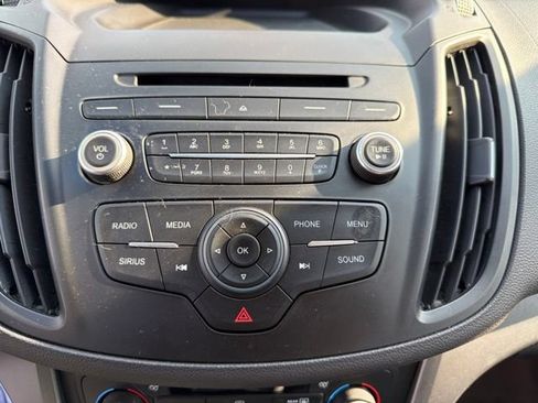 Used 2017 Ford Escape SE AWD/4WD image 19