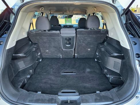 Used 2019 Nissan Rogue S image 17