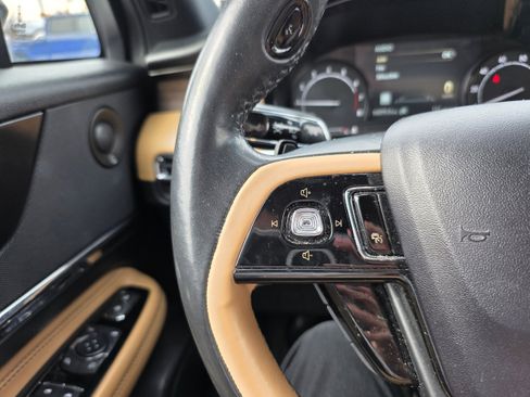 Used 2020 Lincoln Corsair Reserve w/ Equipment Group 201A image 14