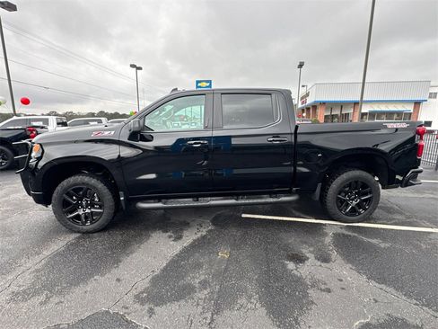 Used 2024 Chevrolet Silverado 1500 LT Trail Boss w/ Convenience Package II image 9