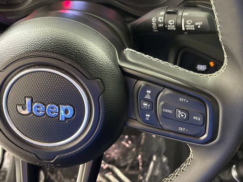 Used 2025 Jeep Wrangler Unlimited Sport AWD/4WD image 27