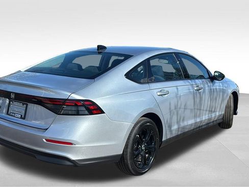 Used 2025 Honda Accord SE image 7