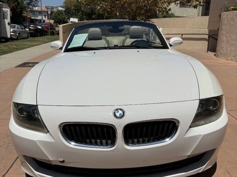Used 2006 BMW Z4 3.0i RWD image 2