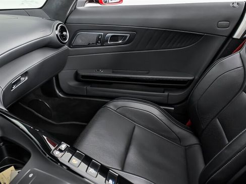 Used 2021 Mercedes-Benz AMG GT C image 31