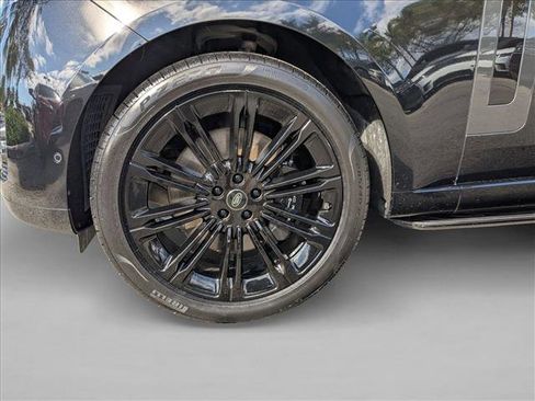 Used 2024 Land Rover Range Rover SE image 23