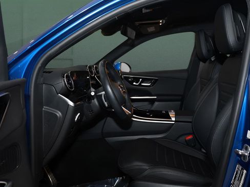 Used 2024 Mercedes-Benz GLC 300 4MATIC w/ AMG Line image 11