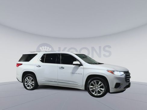 Used 2021 Chevrolet Traverse High Country w/ LPO, Cargo Package AWD/4WD image 2