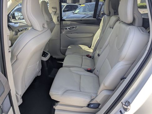 Used 2023 Volvo XC90 T8 Ultimate w/ Lounge Package AWD/4WD image 7