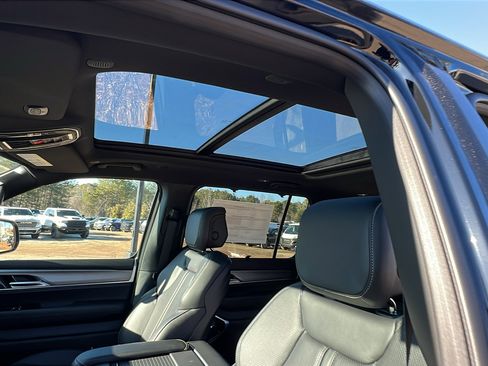 New 2026 Jeep Grand Wagoneer Limited AWD/4WD image 18