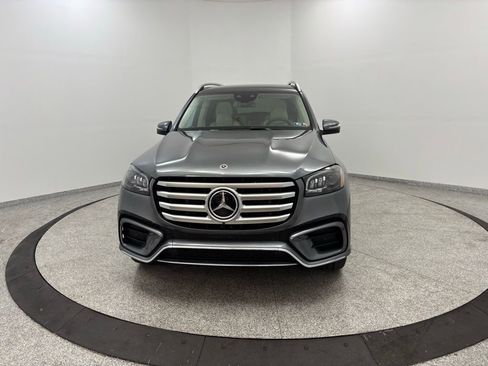 Used 2025 Mercedes-Benz GLS 580 4MATIC image 23